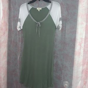 ultra flirt women’s raglan contrast shirt dress